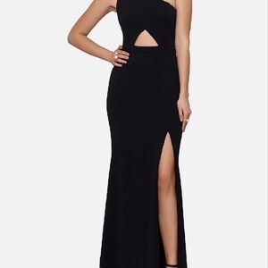 Elegant Black One-Shoulder Evening Gown